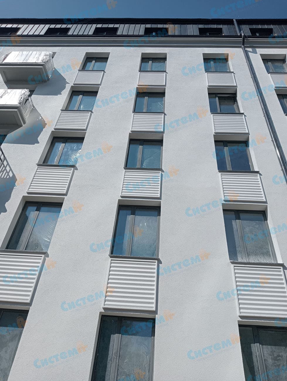 Изготовили карнизы и декоративные панели для многоэтажного здания Изготовили карнизы и декоративные панели для многоэтажного здания